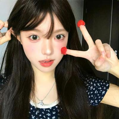 娇憨女郎